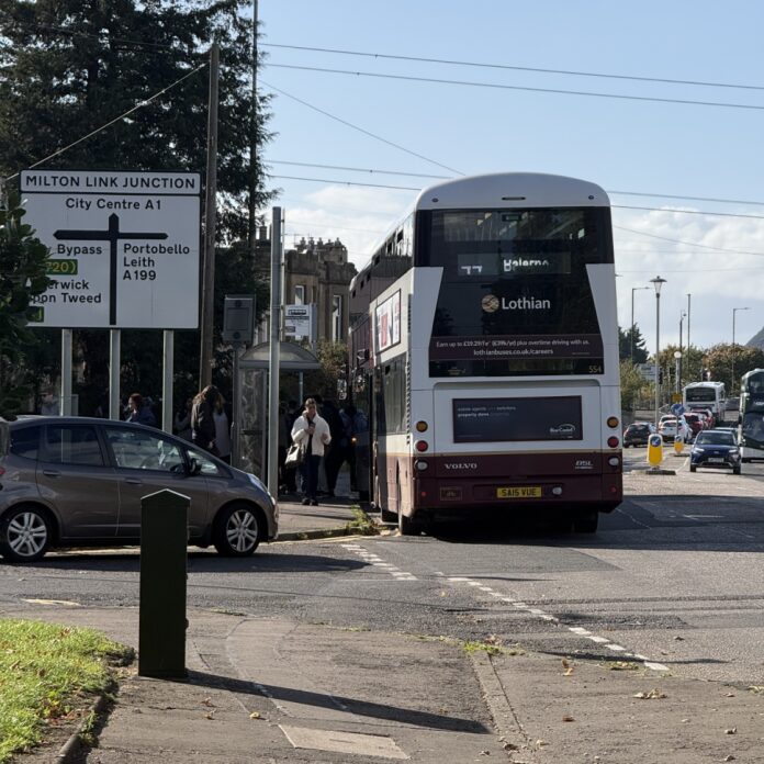 Edinburgh bus lane hours extended in local trial for 18 months
