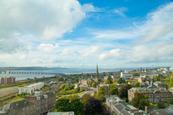 Five-week Dundee University strike begins as £200m funding crisis grips Scottish universities