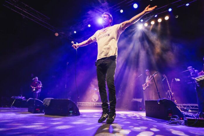 X-Files star David Duchovny returns to his Scottish roots for Glasgow gig