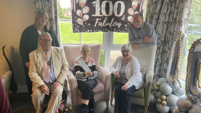 Linthouse-born Margaret Armour celebrates 100th birthday