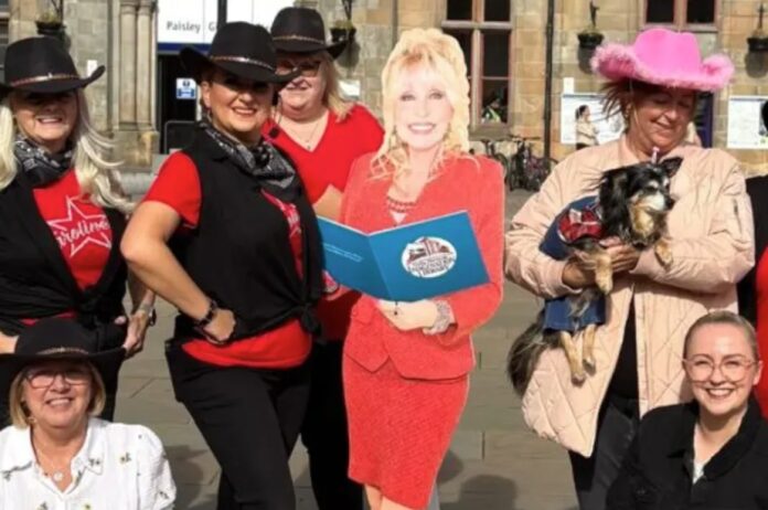 Renfrewshire comes together to celebrate first-ever Dolly Parton Day